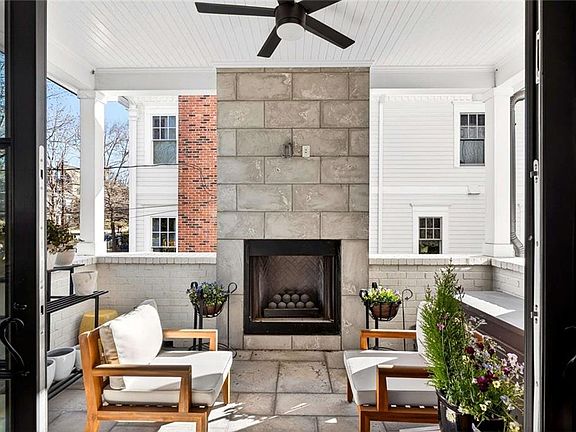 5th image of 1069 Cumberland Rd NE