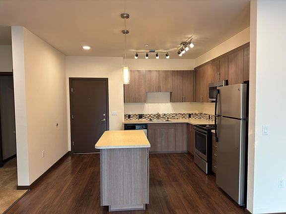 3rd image of 736 8th Ave NE #113