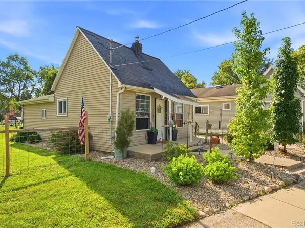 2308 Rheamount Ave, Lansing, MI 48906