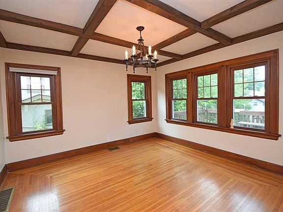 3rd image of 3630 Parkline Ave