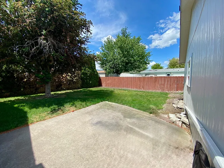 10410 F Ave — Photo 20