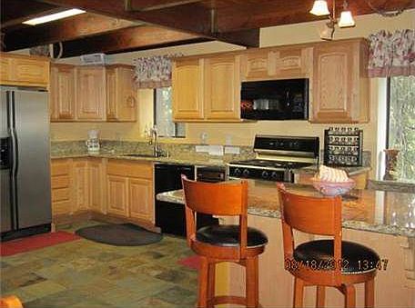 3rd image of 578 Oak Knoll Cir