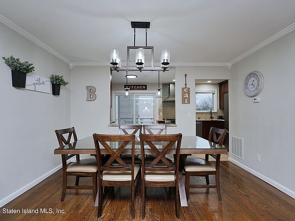 4th image of 11 Wirt Ave