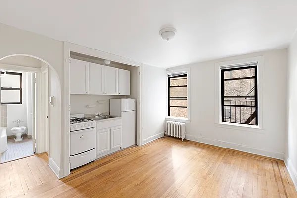 Rented by Compass | media 9