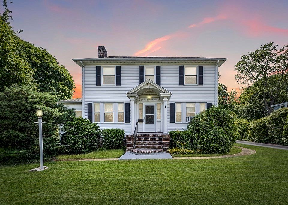 1st image of 4 Frankwood Ave