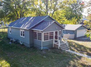 1034 N Hathaway St, Winamac, IN 46996