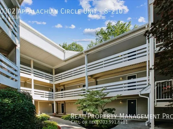 10302 Appalachian Cir Unit 8-210, Oakton, VA 22124