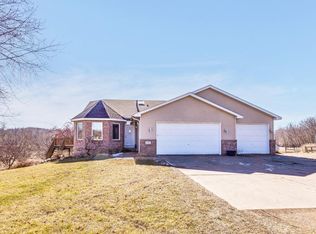 2039 Stark Rd W, Cambridge, MN 55008