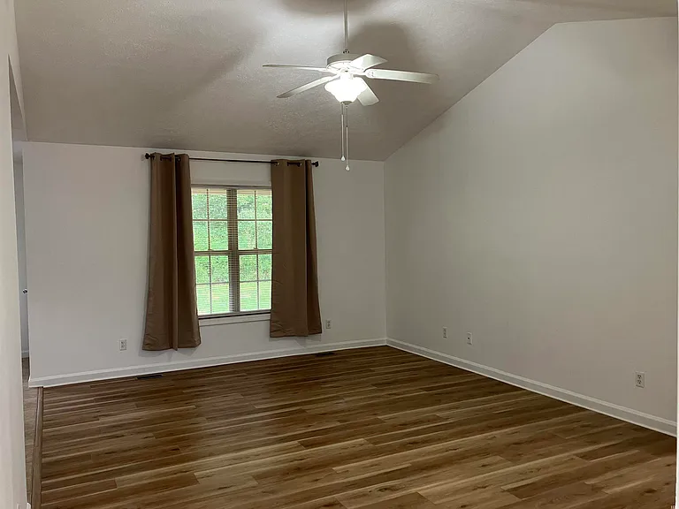 7872 Sandalwood Dr — Photo 3
