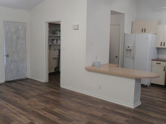 3rd image of 1409 Brittany St