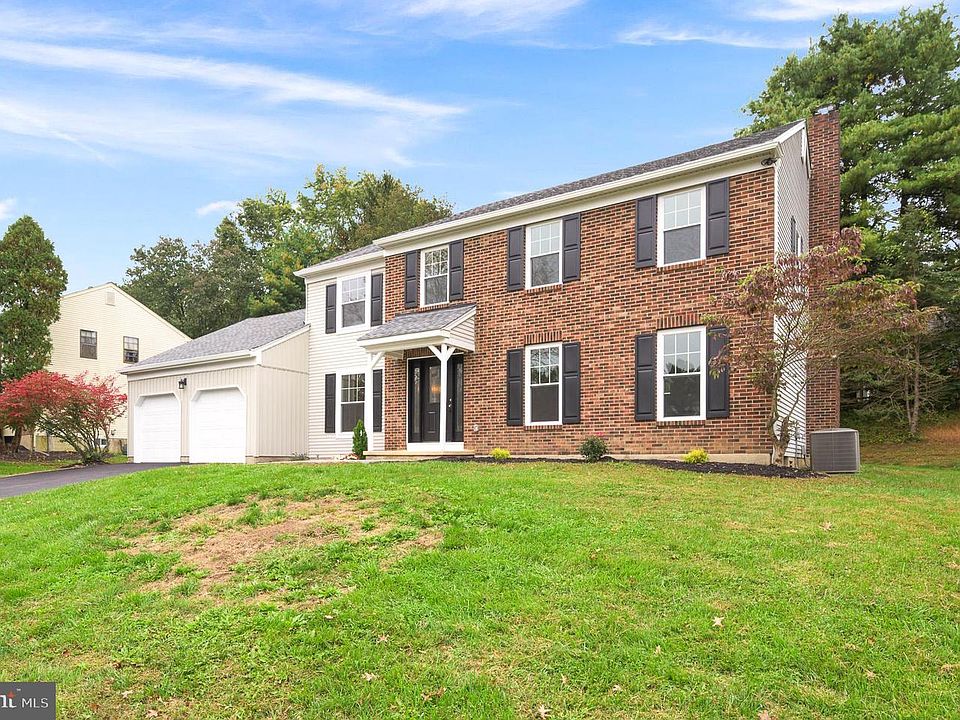 1st image of 43 Winding Hill Dr