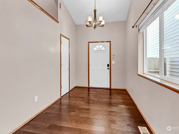 4th image of 6265 Sunny Lane SE
