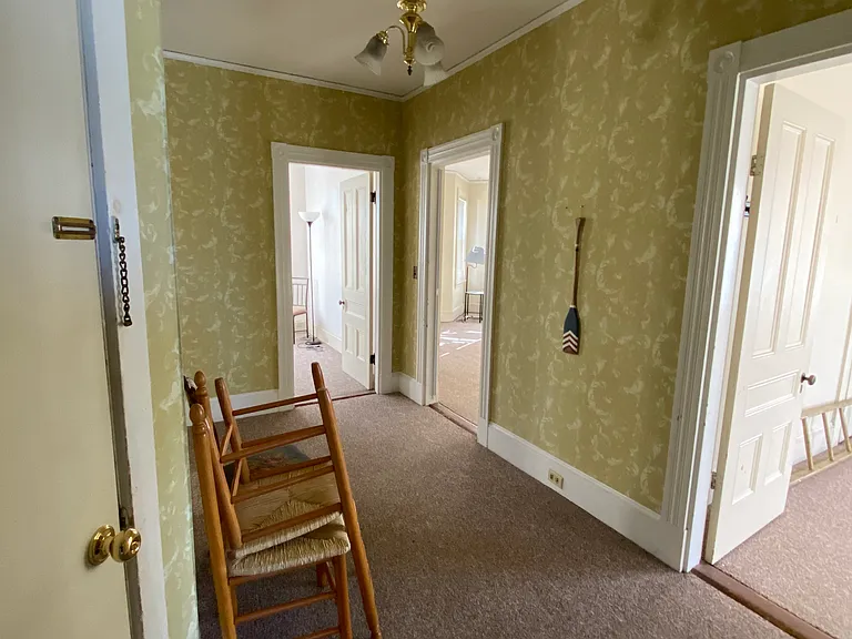 683 State St — Photo 14