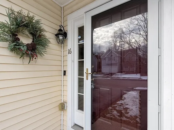 16 Meena Dr, Worcester, MA 01603