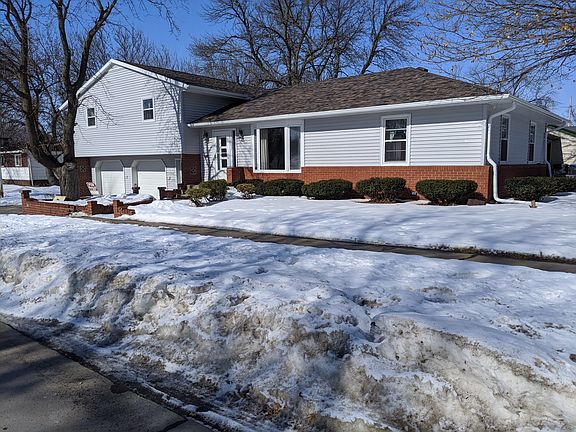 2nd image of 401 W 8th St