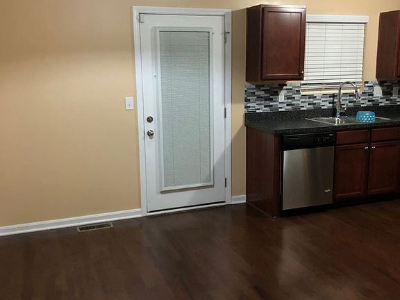 5th image of 5107 Bannon Crossings Dr