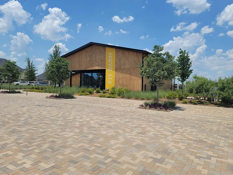 1604 Moss Trail Ct — Photo 42
