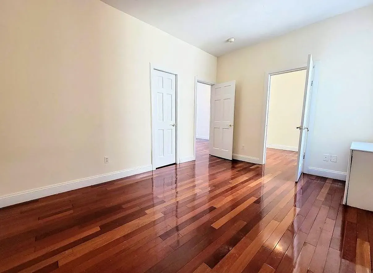 408 West 44th Street — Photo 2