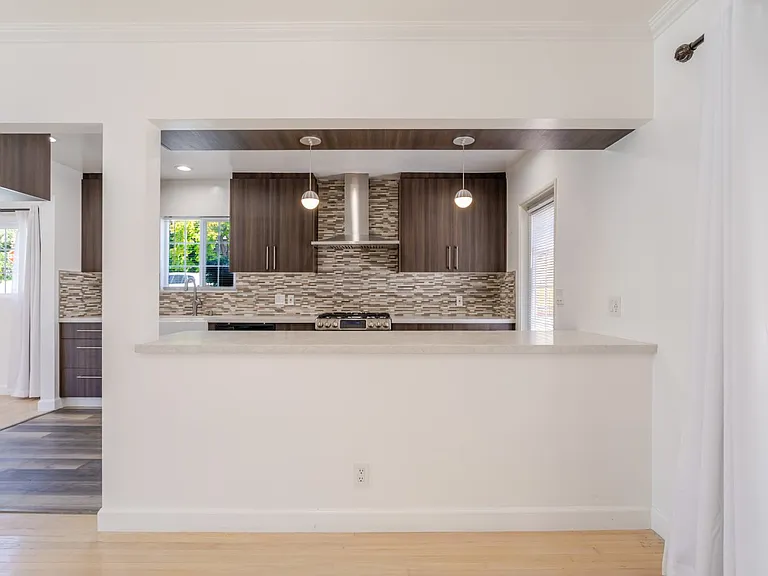 3960 Mayfield Ave — Photo 14