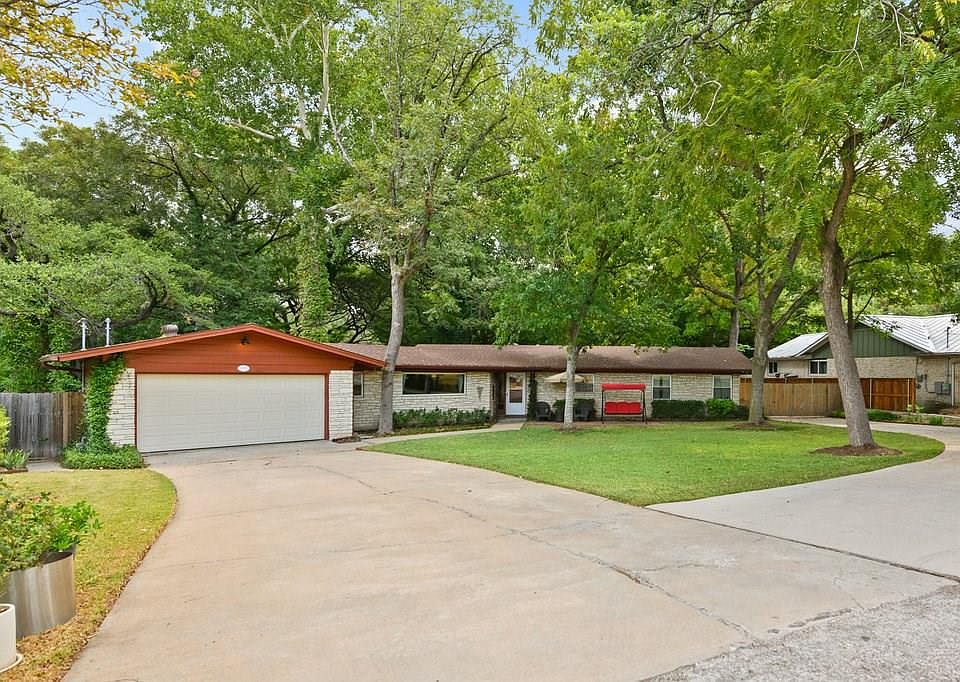 1st image of 11705 Oakwood Dr
