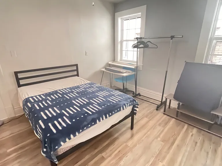 5801 Douglas St #2 — Photo 8