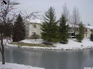 2917 N Bay Dr #M, Westlake, OH 44145