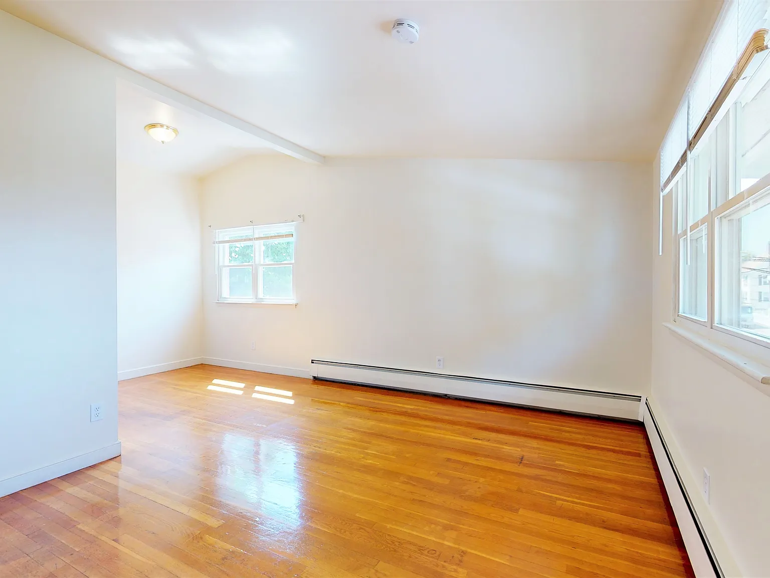 1 bed, 750 sqft, $1,950 — Photo 2