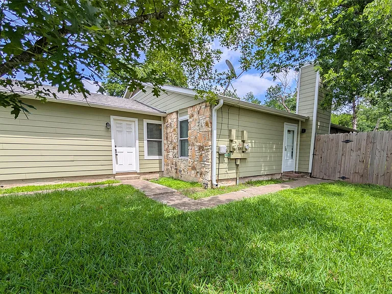 12601 Turtle Rock Rd #B — Photo 2
