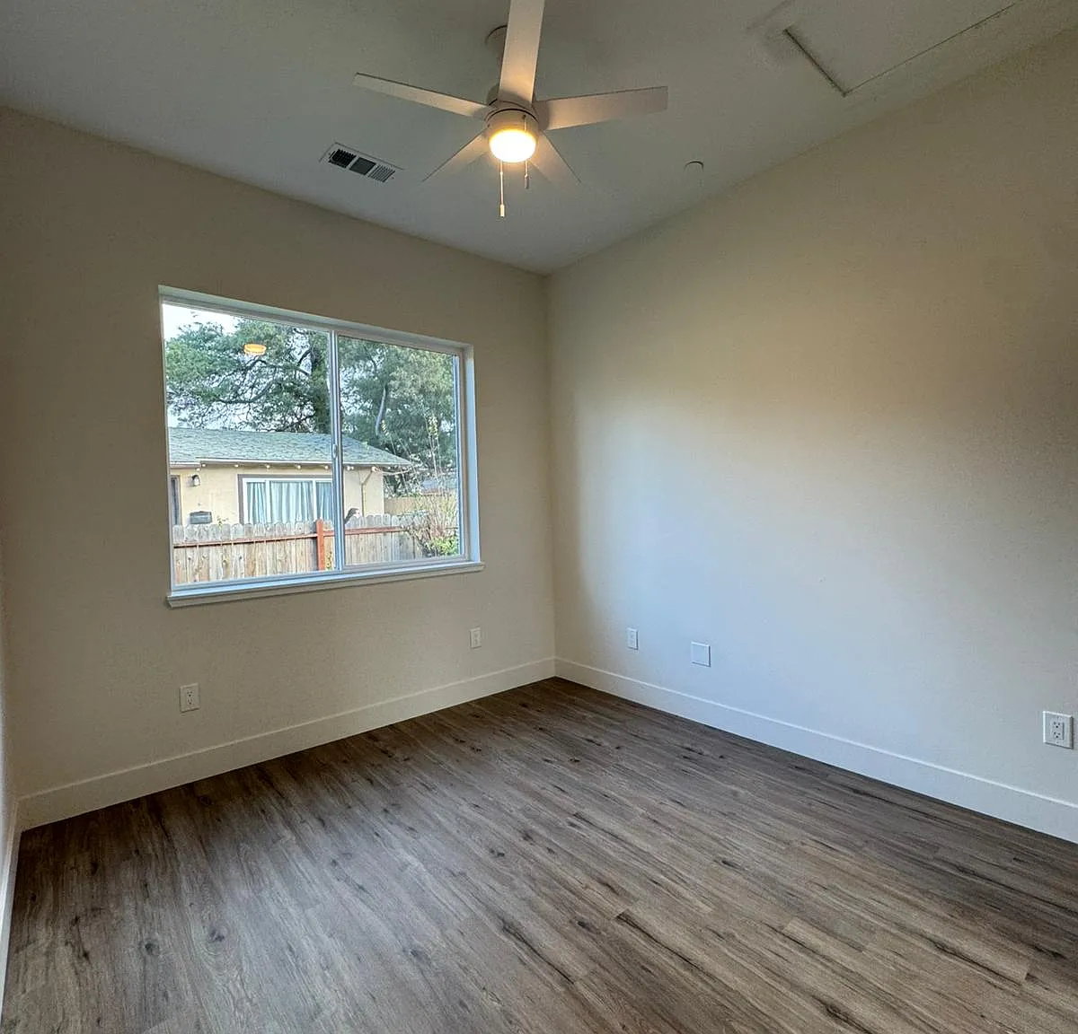 3 bed, $3,350 — Photo 4