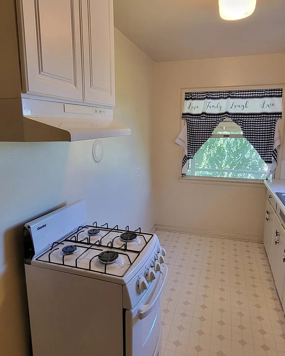 36 Norwood Avenue — Photo 3