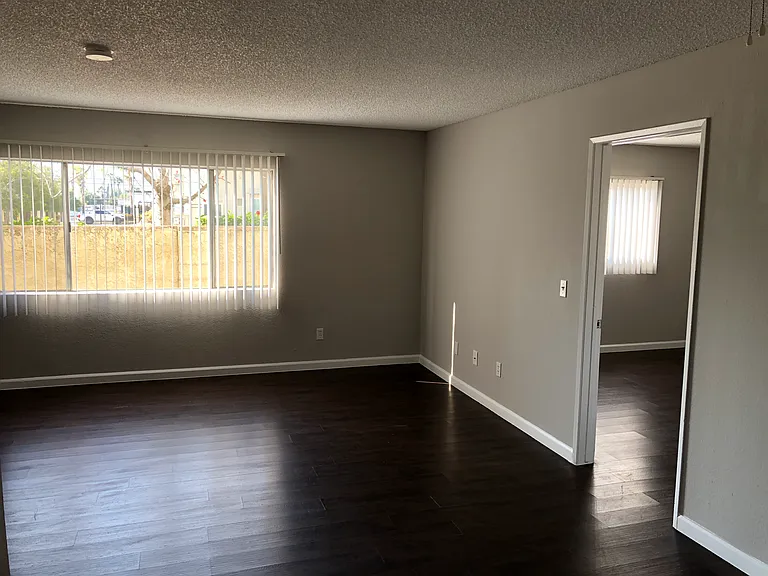 Lemarsh Apartments — Photo 18