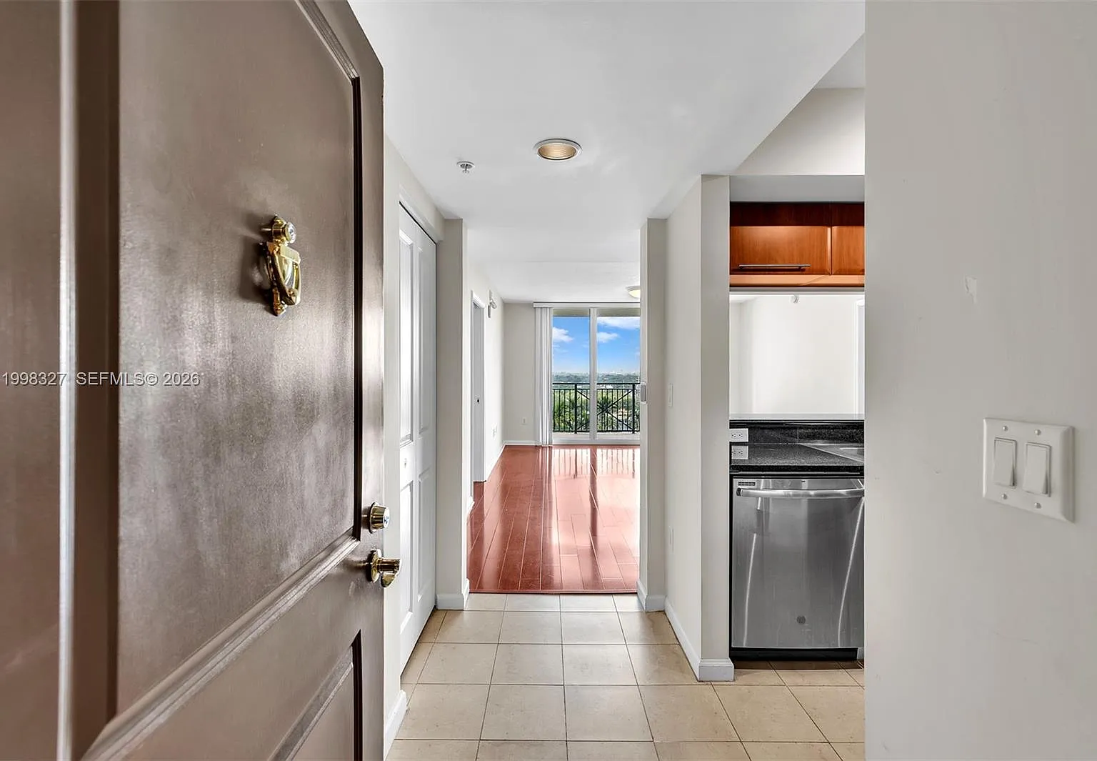 Symphony North Condo — Photo 3