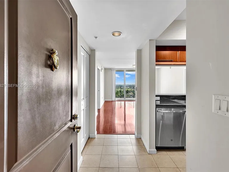 610 W Las Olas Blvd #1121N — Photo 3