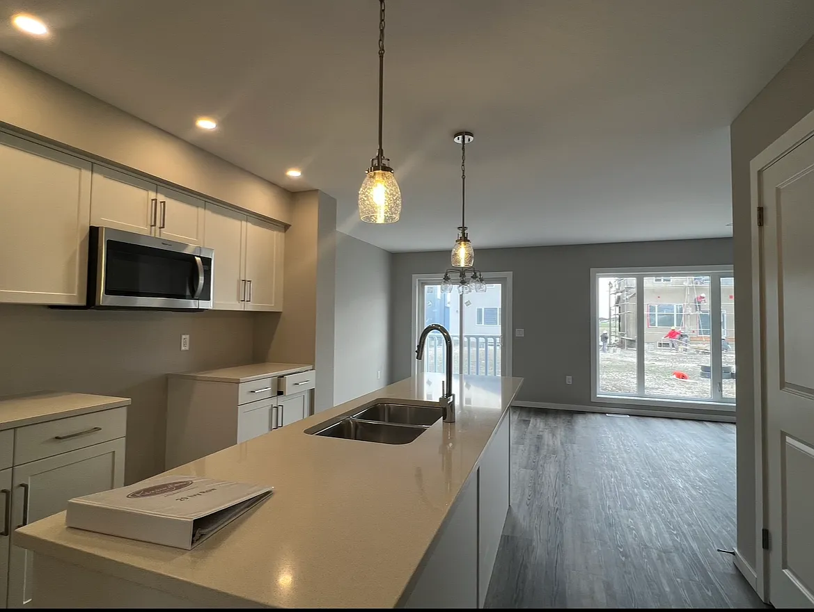 Building Photo - 31 Ivy Row #31