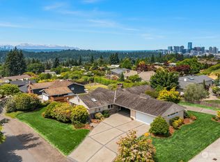 2217 123rd Ave SE, Bellevue, WA 98005