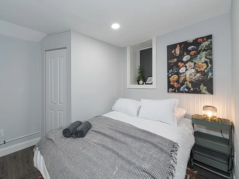 584 Orange Street — Photo 9