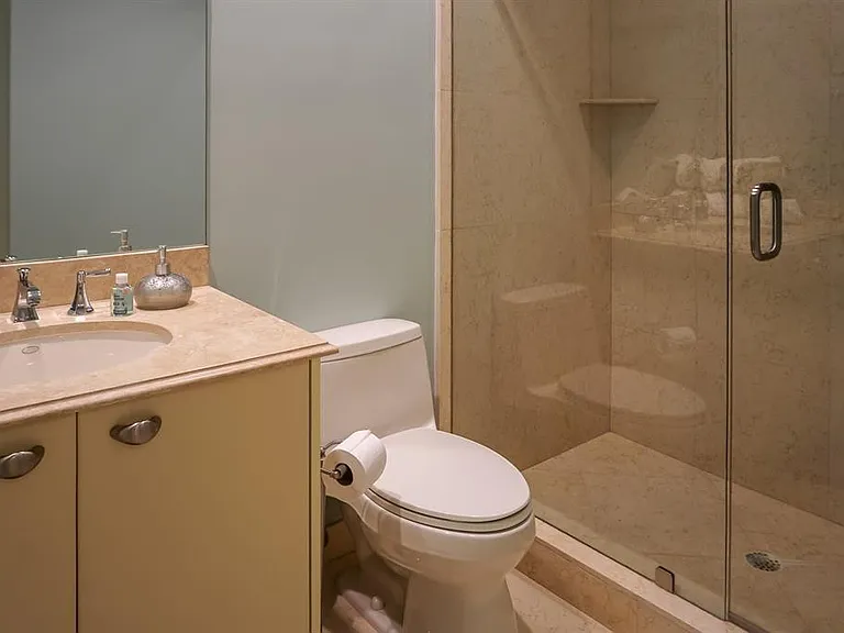 3035 Riomar St — Photo 14