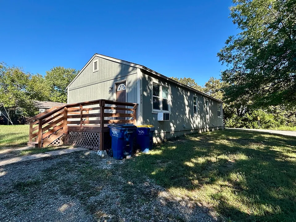8170 Oak Dr