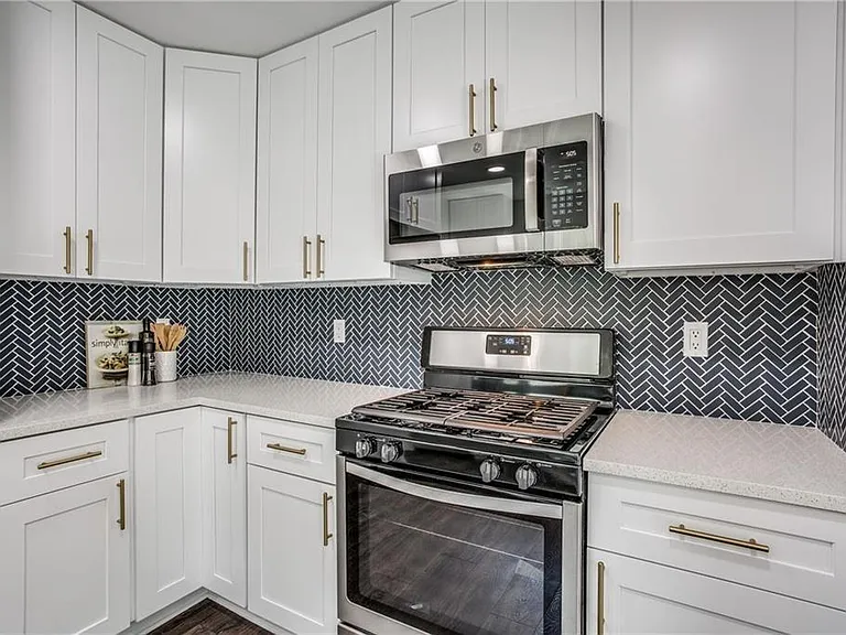 6220 Blarwood Dr — Photo 14