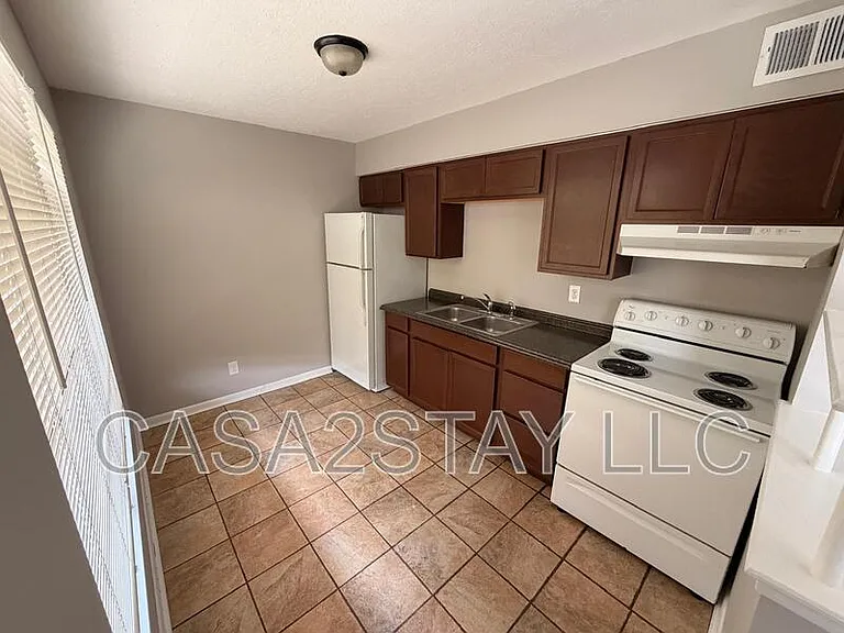 5106 Malibu Ct #32 — Photo 2
