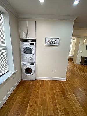 4th image of 1875 Lexington Ave #6F