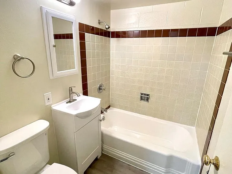 Campus Apartments — Photo 10