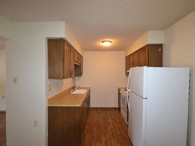 710 Elm Dr — Photo 11