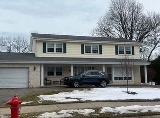 2700 Crabtree Ln, Northbrook, IL