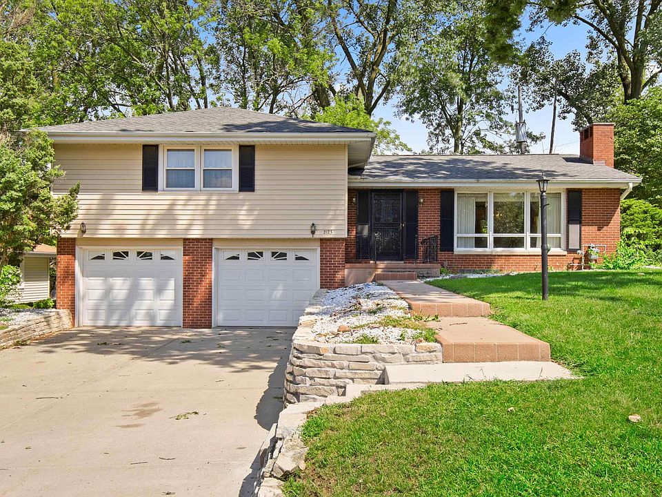 1st image of 2123 W Sussex Dr