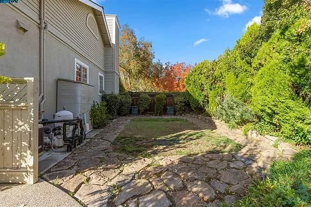3 Dover Ct — Photo 2