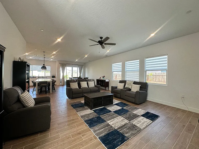 3803 N Santa Fe St — Photo 29