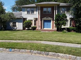 27 Van Hise Ct, East Brunswick, NJ 08816