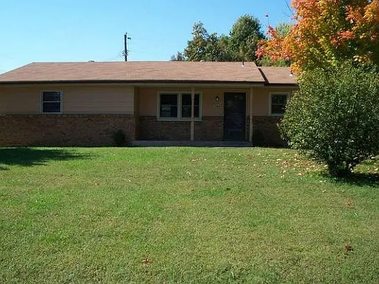 1543 S Saint Marys Ave — Photo 2