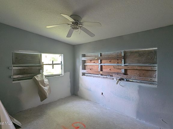 4th image of 1340 Barna Ave